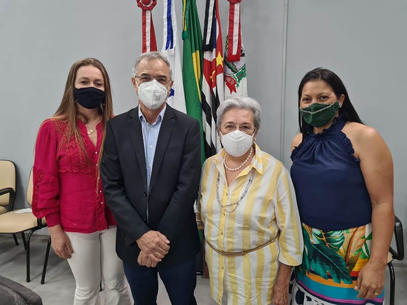 A presidente da Câmara Regina, participou da 1ª reunião do Parlamento Regional Metropolitano de Rio Preto